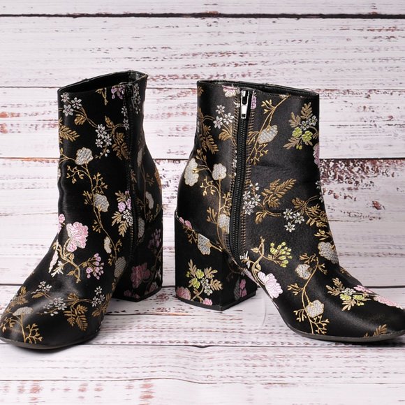 Bar III, Floral Bottie, with 3" heel, Size 11 - Picture 2 of 9